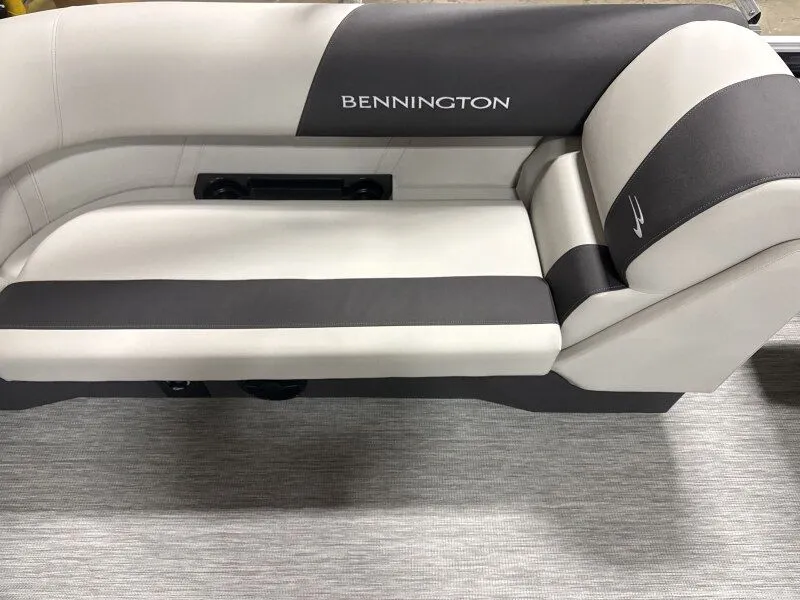 Slide: The Image of Bennington 22SSR S-One 2026 - 13