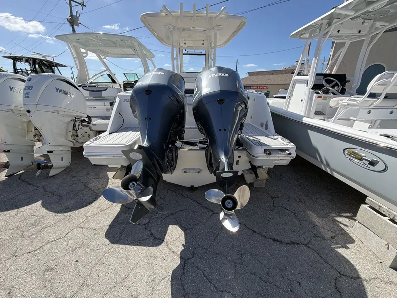 Slide: The Image of Robalo R272 Center Console 2019 - 11