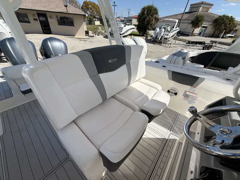 Slide: The Image of Robalo R272 Center Console 2019 - 16