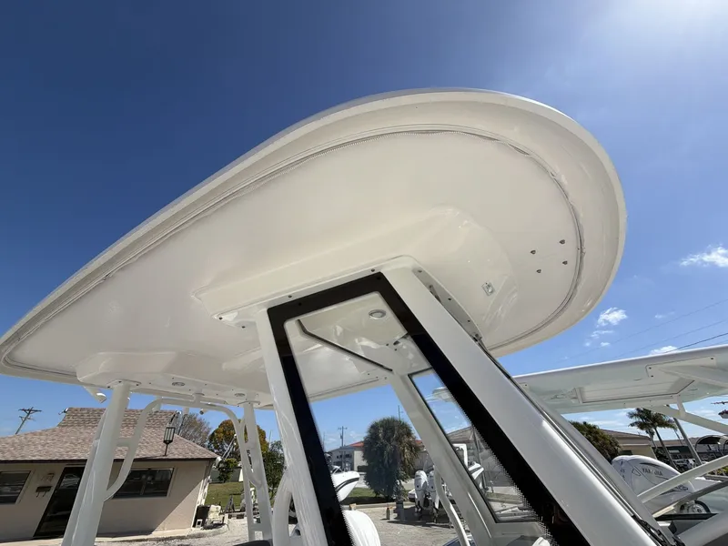 Slide: The Image of Robalo R272 Center Console 2019 - 3