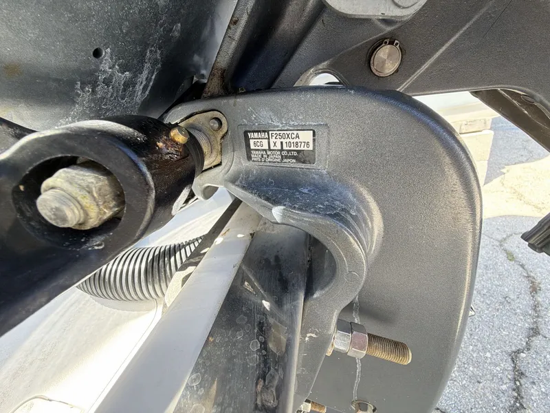 Slide: The Image of Robalo R272 Center Console 2019 - 8