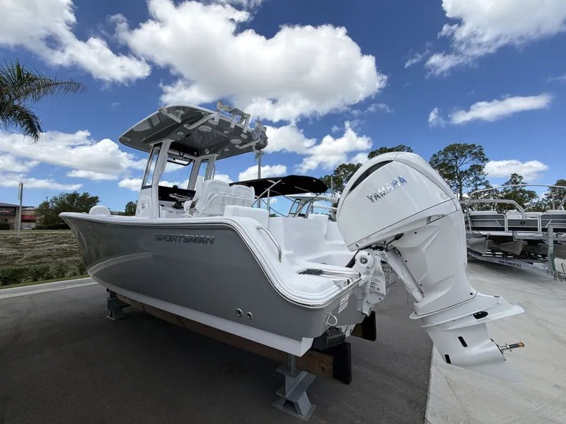 Slide: The Image of Sportsman Heritage 231 Center Console 2026 - 18