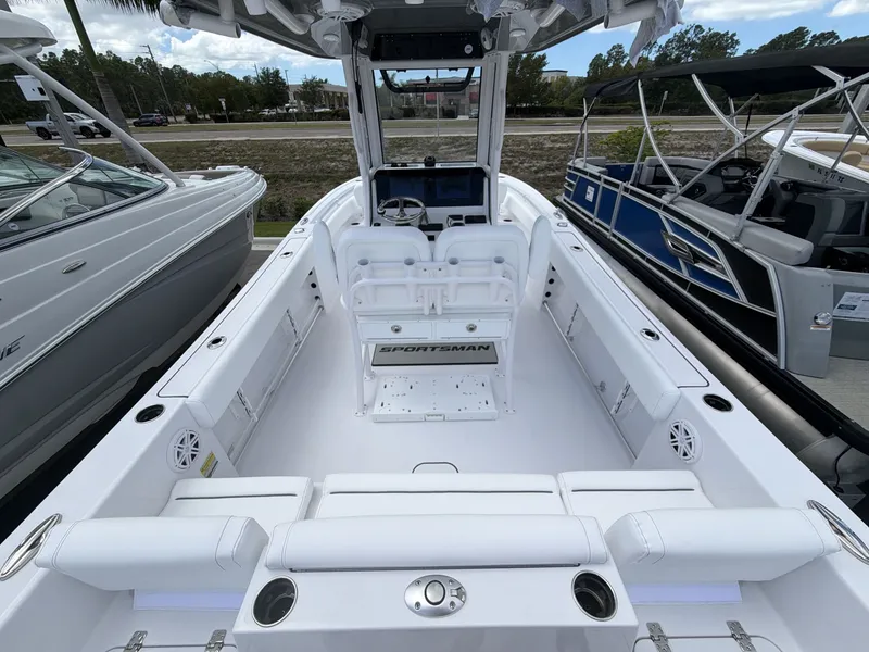 Slide: The Image of Sportsman Heritage 231 Center Console 2026 - 22