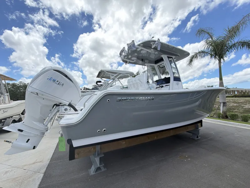 Slide: The Image of Sportsman Heritage 231 Center Console 2026 - 9