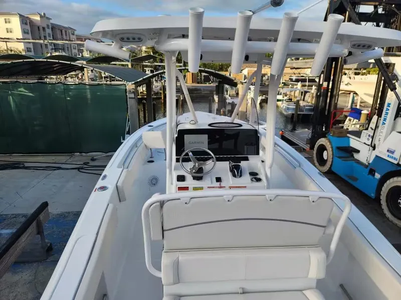 Slide: The Image of Sea Hunt Ultra 234 2024 - 6