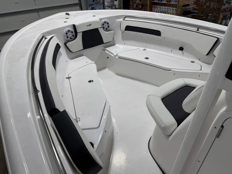 Slide: The Image of Tidewater 220 LXF 2026 - 14