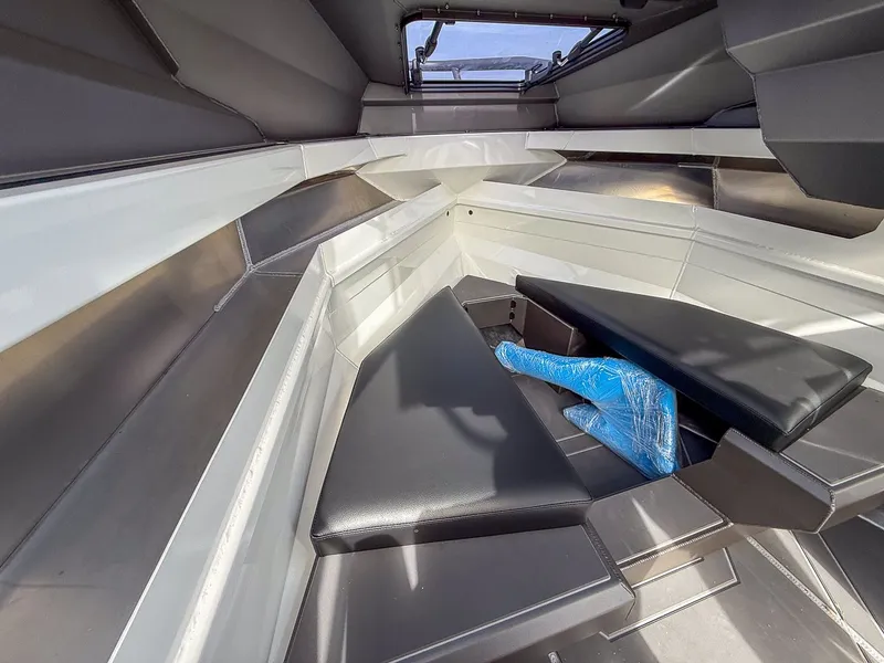 Slide: The Image of Stabi-Craft 2050 Supercab 2026 - 8