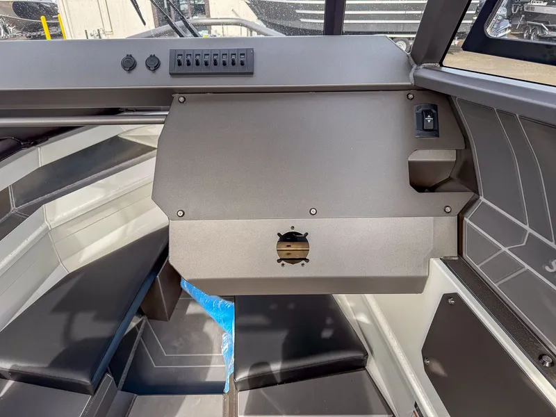 Slide: The Image of Stabi-Craft 2050 Supercab 2026 - 9