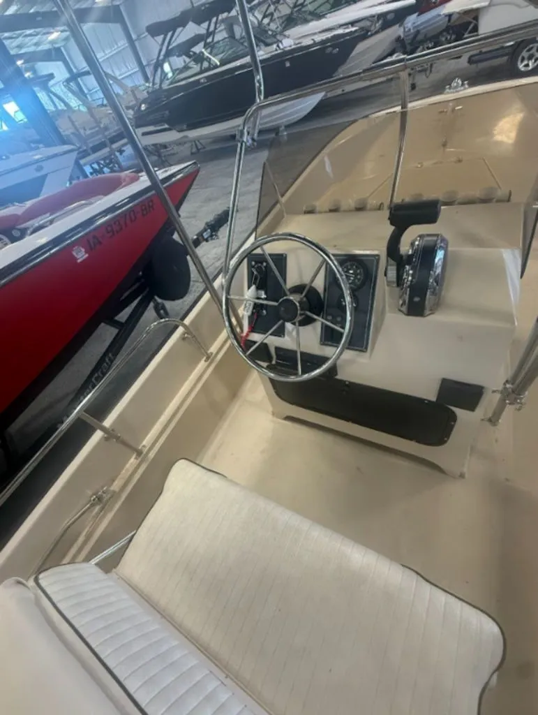 Slide: The Image of Boston Whaler 170 Montauk 1994 - 6