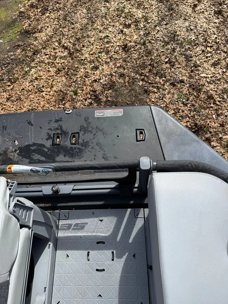 Slide: The Image of Sea-Doo Switch 2024 - 12