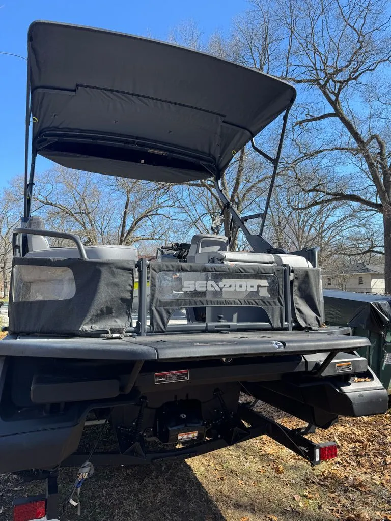 Slide: The Image of Sea-Doo Switch 2024 - 14