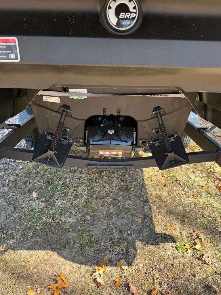 Slide: The Image of Sea-Doo Switch 2024 - 16