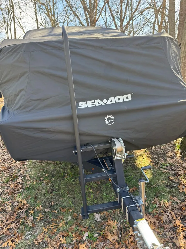 Slide: The Image of Sea-Doo Switch 2024 - 18