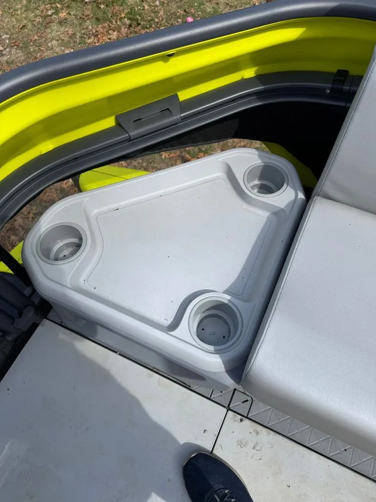 Slide: The Image of Sea-Doo Switch 2024 - 5