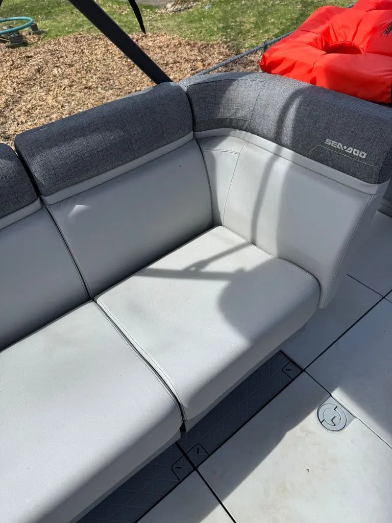 Slide: The Image of Sea-Doo Switch 2024 - 8