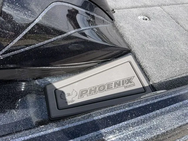 Slide: The Image of Phoenix Bass Boat 21 XE 2026 - 8