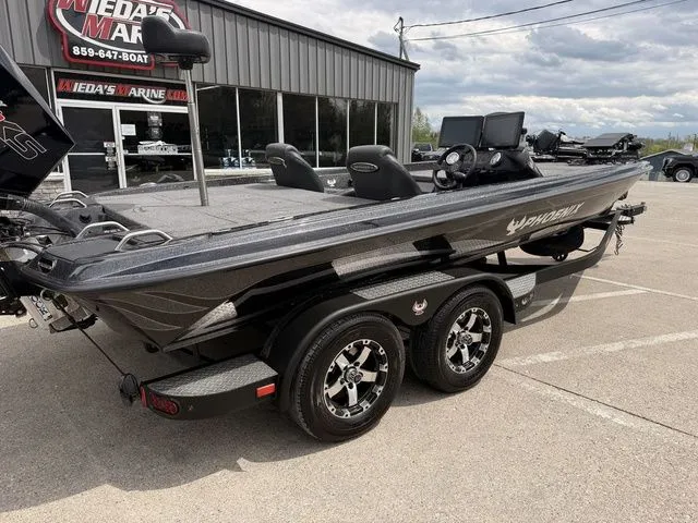 Slide: The Image of Phoenix Bass Boat 721 ZXL 2025 - 3