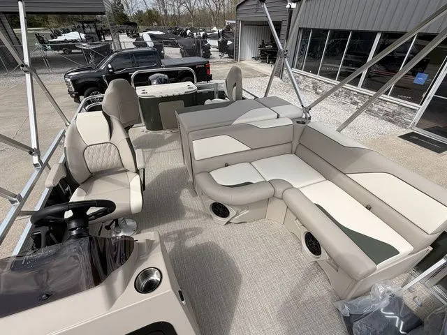 Slide: The Image of Avalon Venture 85 Rear Fish 23 FT 2026 - 4