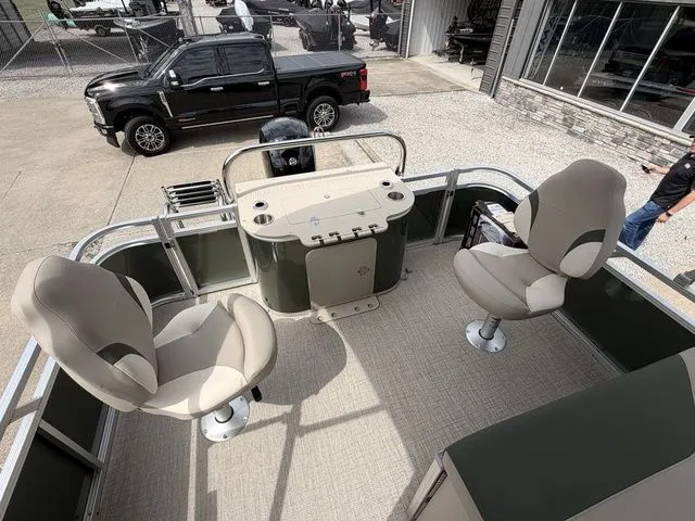 Slide: The Image of Avalon Venture 85 Rear Fish 23 FT 2026 - 5