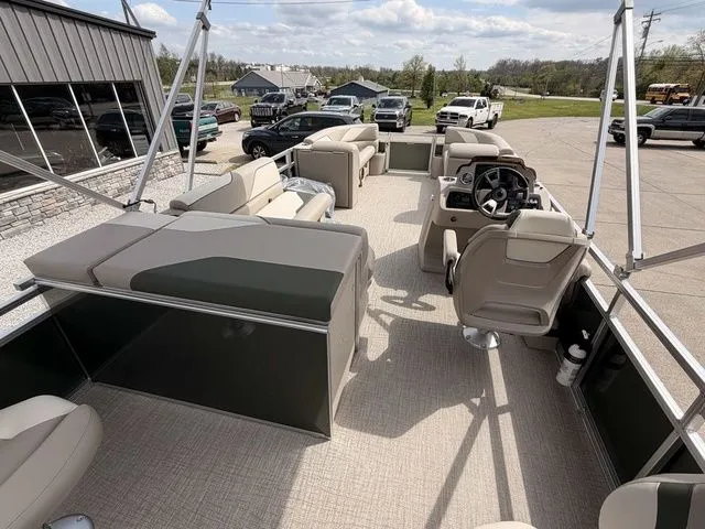 Slide: The Image of Avalon Venture 85 Rear Fish 23 FT 2026 - 6