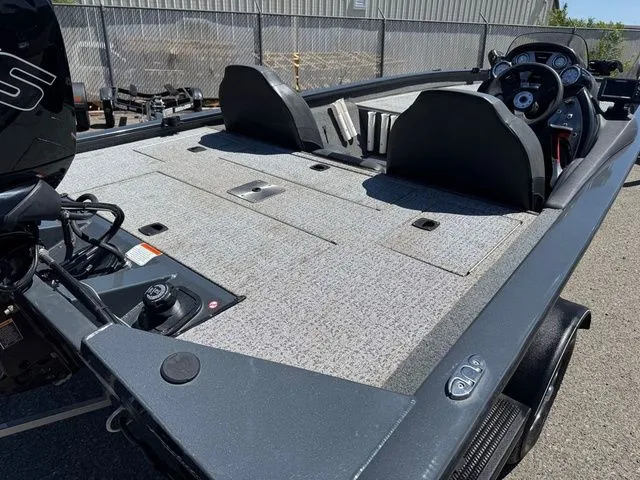 Slide: The Image of Tracker Pro Team 190 TX 2022 - 11