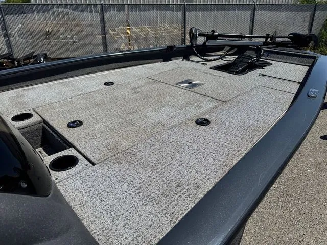 Slide: The Image of Tracker Pro Team 190 TX 2022 - 15