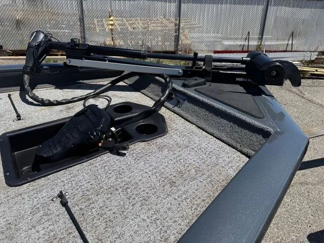 Slide: The Image of Tracker Pro Team 190 TX 2022 - 17