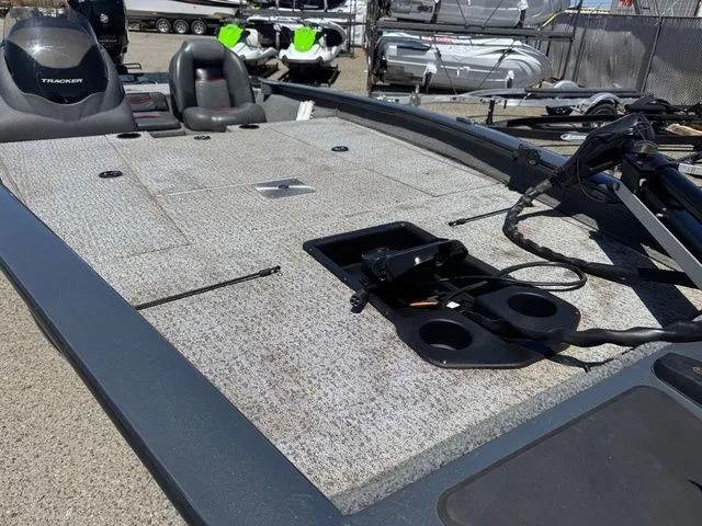 Slide: The Image of Tracker Pro Team 190 TX 2022 - 22