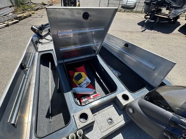 Slide: The Image of Tracker Pro Team 190 TX 2022 - 31