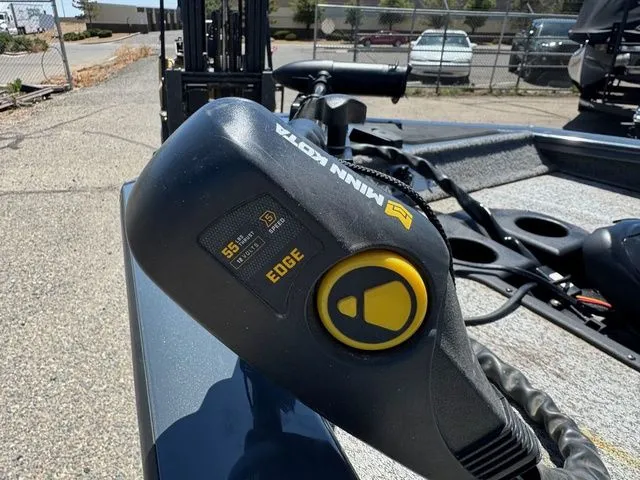 Slide: The Image of Tracker Pro Team 190 TX 2022 - 34