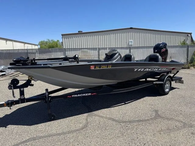 Slide: The Image of Tracker Pro Team 190 TX 2022 - 39