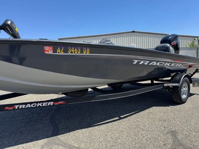 Slide: The Image of Tracker Pro Team 190 TX 2022 - 46