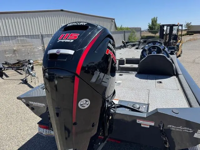 Slide: The Image of Tracker Pro Team 190 TX 2022 - 5