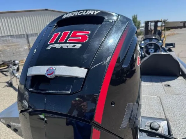 Slide: The Image of Tracker Pro Team 190 TX 2022 - 6