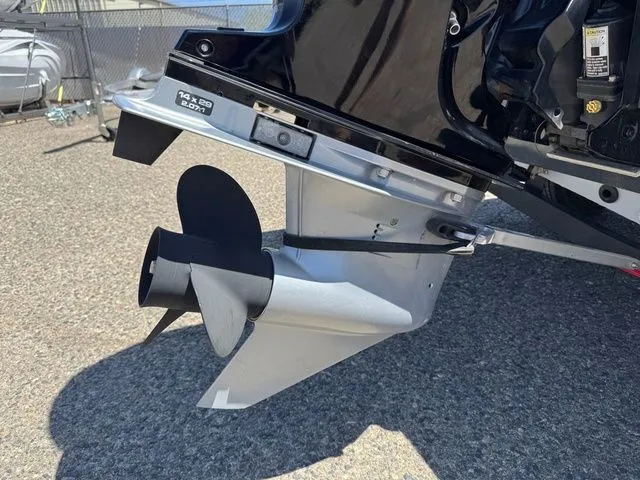 Slide: The Image of Tracker Pro Team 190 TX 2022 - 8