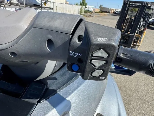 Slide: The Image of Yamaha FX Cruiser HO 2013 - 16