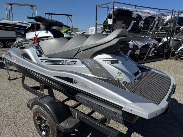 Slide: The Image of Yamaha FX Cruiser HO 2013 - 25