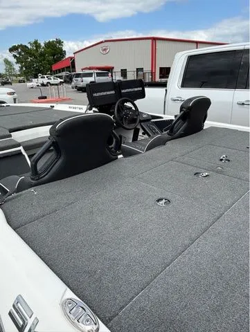Slide: The Image of Skeeter ZXR21 2022 - 4