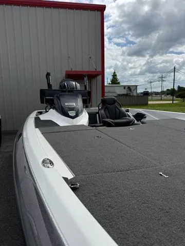 Slide: The Image of Skeeter ZXR21 2023 - 10