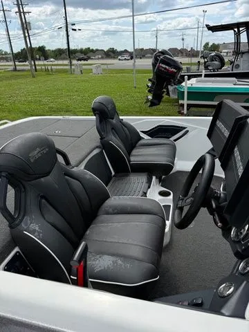 Slide: The Image of Skeeter ZXR21 2023 - 11