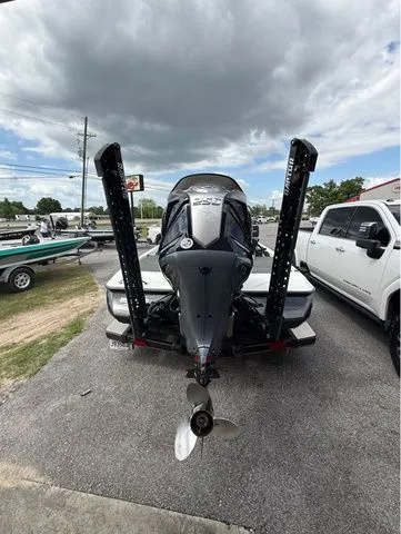 Slide: The Image of Skeeter ZXR21 2023 - 6