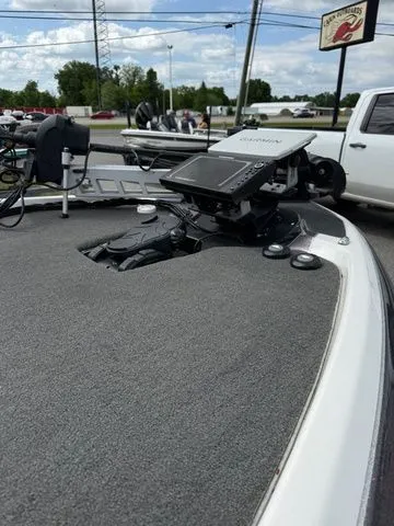 Slide: The Image of Skeeter ZXR21 2023 - 9