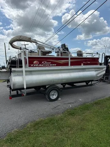 Slide: The Image of Sun Tracker 16XL BASS BUGGY 2024 - 10