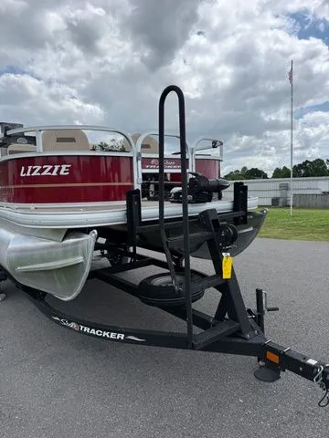 Slide: The Image of Sun Tracker 16XL BASS BUGGY 2024 - 11