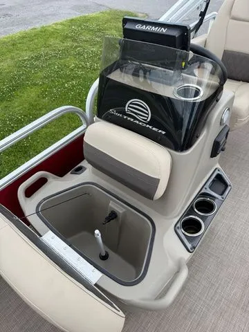 Slide: The Image of Sun Tracker 16XL BASS BUGGY 2024 - 4