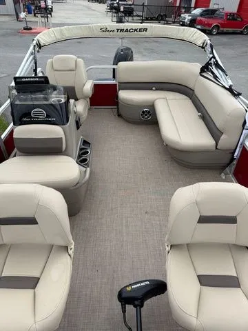 Slide: The Image of Sun Tracker 16XL BASS BUGGY 2024 - 7