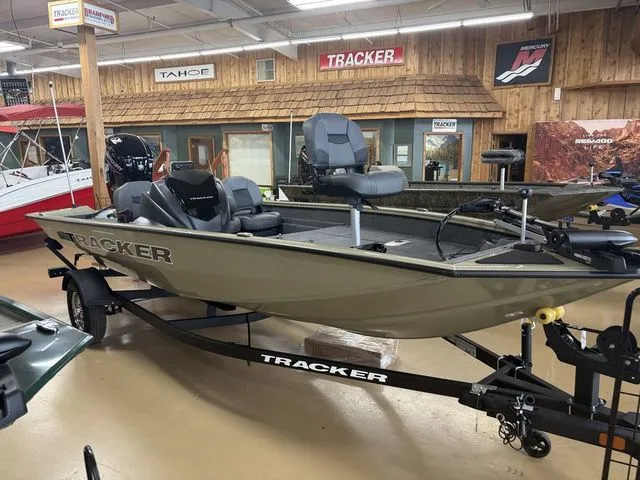 Slide: The Image of Tracker Pro Team 175 TF 2026 - 3