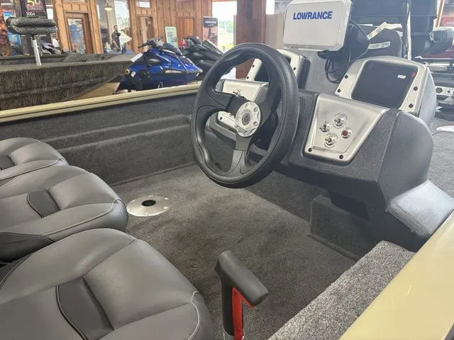 Slide: The Image of Tracker Pro Team 175 TF 2026 - 8
