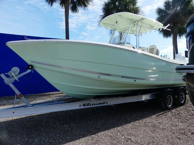 The Image of Bulls Bay 255 Center Console 2026 - 1