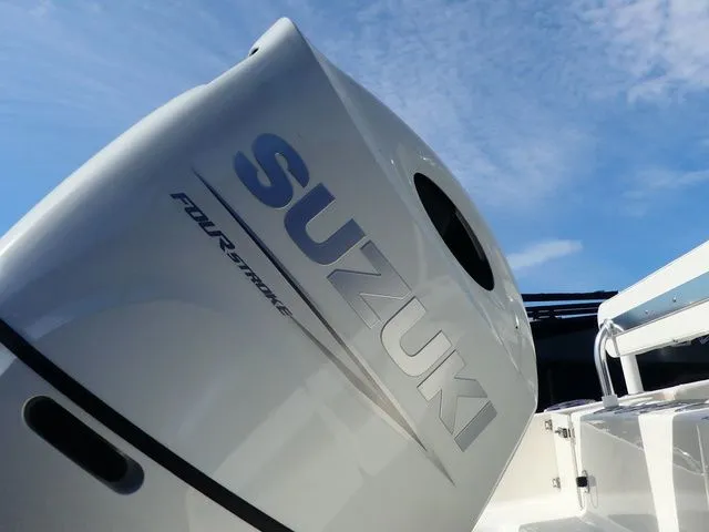 Slide: The Image of Bulls Bay 255 Center Console 2026 - 11